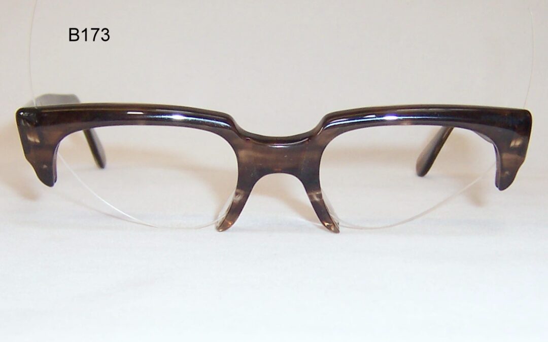 Classic 1960s Brow line Gents Supra Spectacles – Unworn