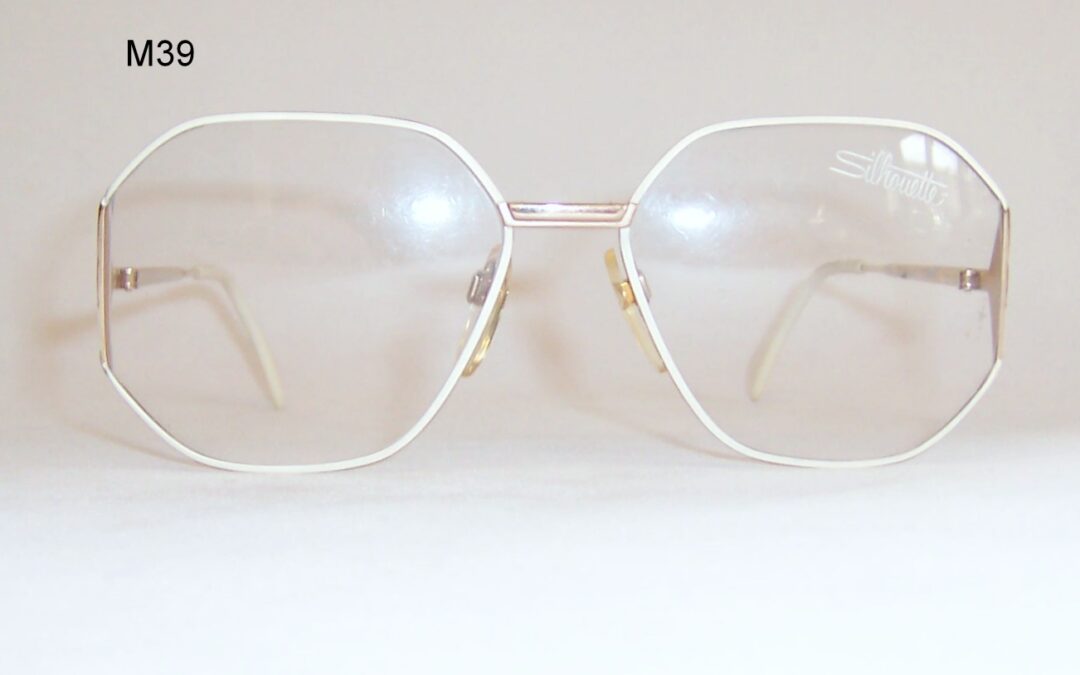 Vintage 1980’s Silhouette Frame – Model 6051