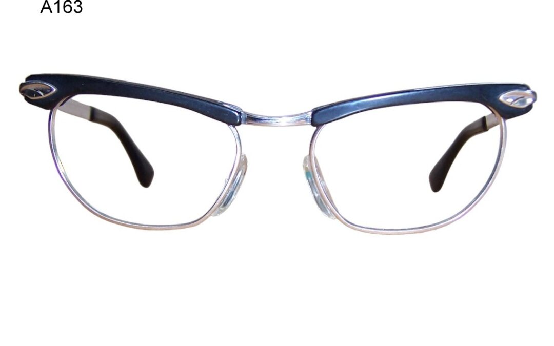 Classic 1960s catseye frame